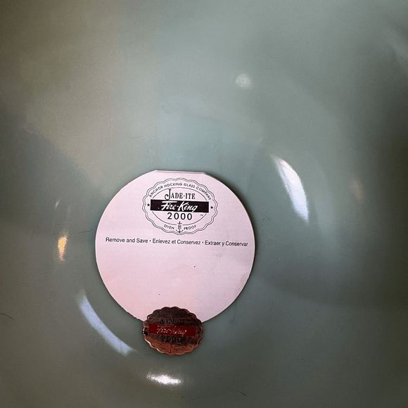 Vintage Anchor Hocking Fire King Jadeite 9" Batter Bowl 2.5 QT 2000 With Sticker - Picture 2 of 5